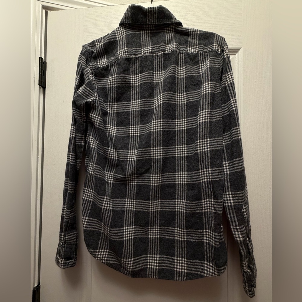 Set of 2 Men’s Button Down Shirts: Old Navy & Goodfellow - S - Picture 4 of 8